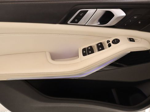 Used 2024 BMW X5 xDrive40i w/ Executive Package image 17