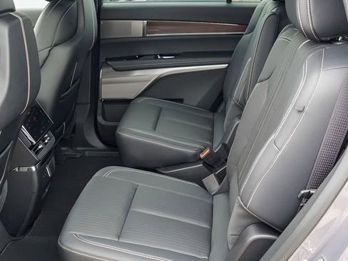 New 2026 Cadillac Vistiq Luxury AWD/4WD image 20