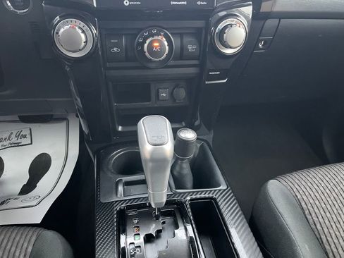 Certified 2024 Toyota 4Runner TRD Off-Road image 20