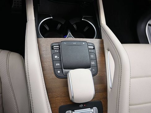Used 2022 Mercedes-Benz GLS 450 4MATIC image 17