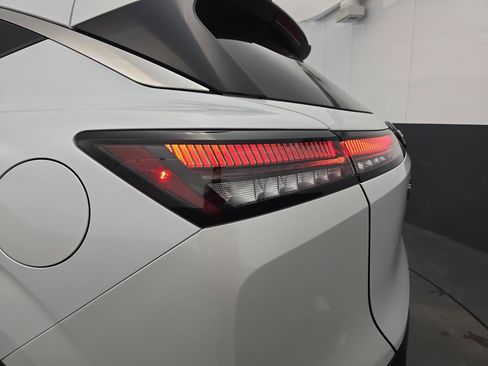 Used 2025 Nissan Murano SV image 14