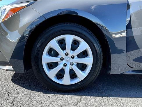Used 2025 Toyota Corolla LE FWD image 9