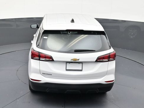 Used 2022 Chevrolet Equinox LS FWD image 16