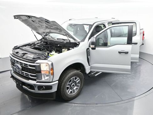 New 2025 Ford F250 XLT w/ 360-Degree Camera Package image 37