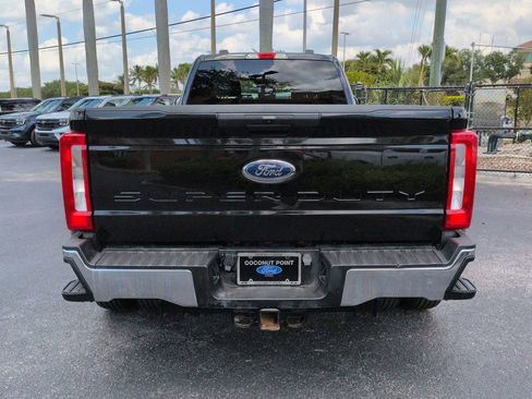 Used 2023 Ford F350 XLT AWD/4WD image 5