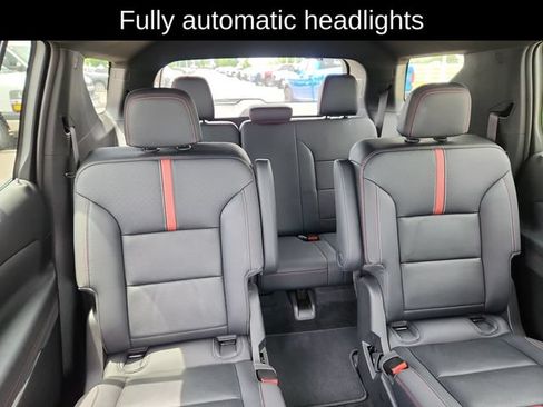 Used 2025 Chevrolet Traverse RS AWD/4WD image 31