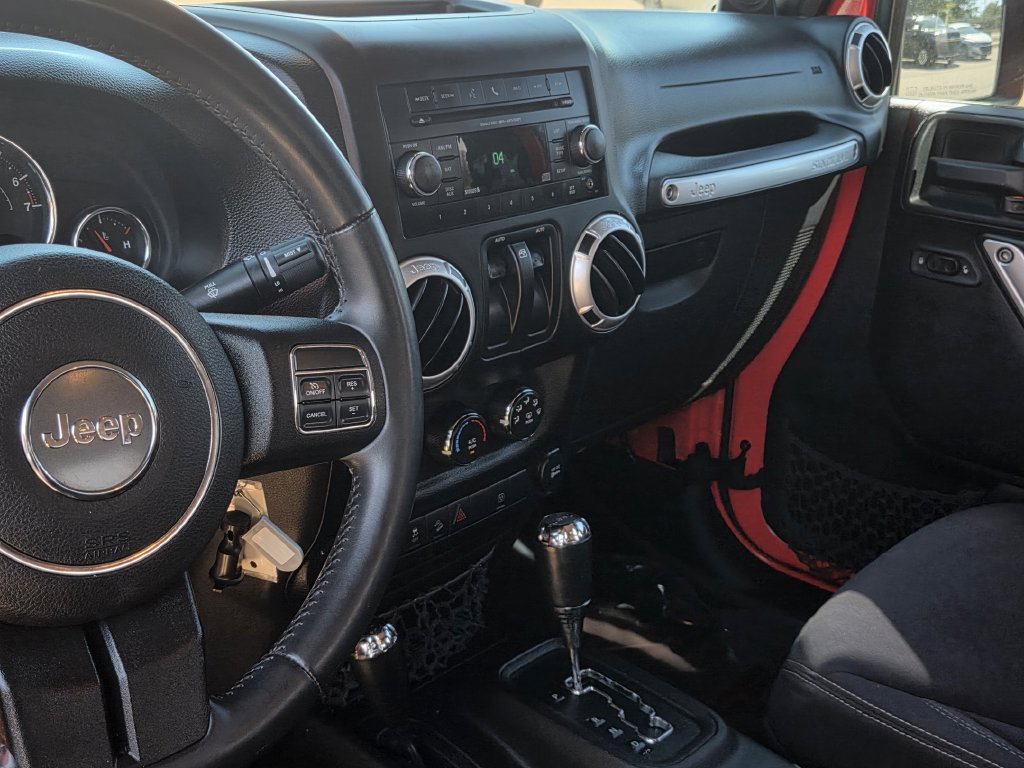 Used 2013 Jeep Wrangler Rubicon w/ PWR Convenience Group AWD/4WD image 26