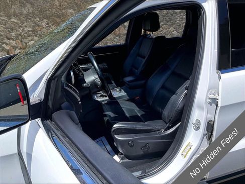 Used 2020 Jeep Grand Cherokee Limited AWD/4WD image 17