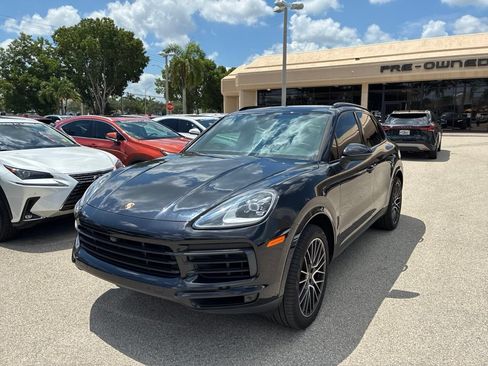 Used 2019 Porsche Cayenne AWD/4WD image 2