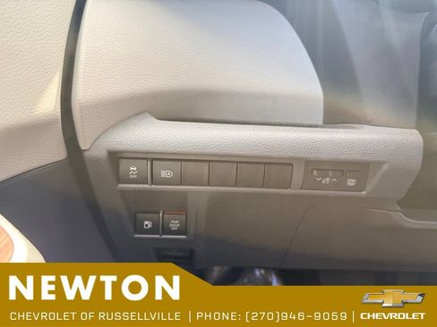 Used 2022 Toyota Sienna LE FWD image 28
