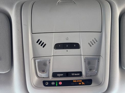 Used 2020 Chevrolet Blazer LT image 23