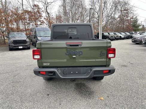 Used 2021 Jeep Gladiator Willys image 4