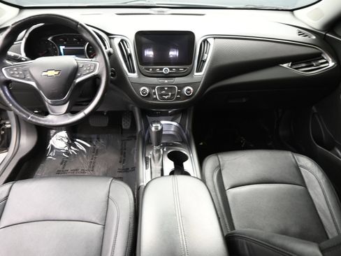 Used 2018 Chevrolet Malibu LT w/ Driver Confidence Package FWD image 16