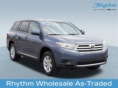 Used 2012 Toyota Highlander SE FWD image 1