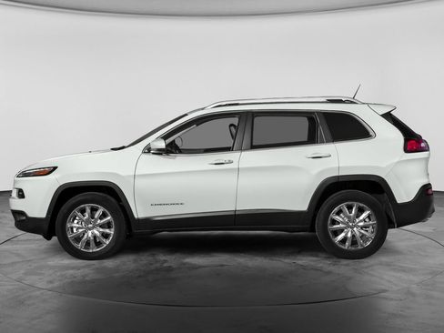 Used 2016 Jeep Cherokee Limited w/ Luxury Group AWD/4WD image 3