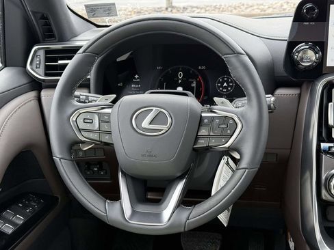 Used 2026 Lexus LX 600 4WD w/ Accessory Package (2T) image 9