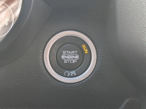 Used 2024 RAM 2500 Big Horn w/ Sport Appearance Package image 32