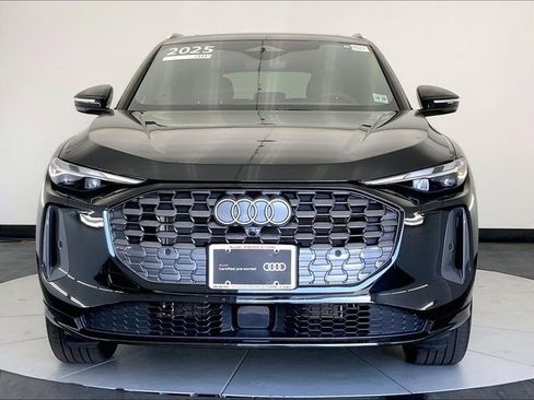 Certified 2025 Audi Q5 Premium w/ Convenience Package AWD/4WD image 8