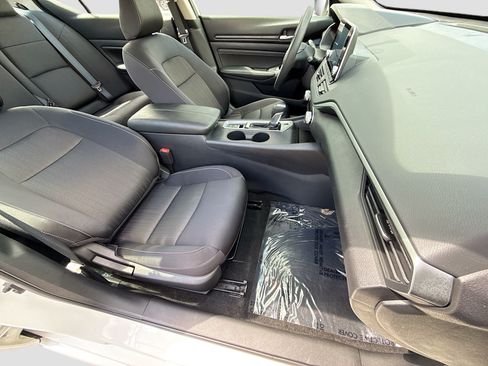 Used 2019 Nissan Altima 2.5 S AWD/4WD image 14