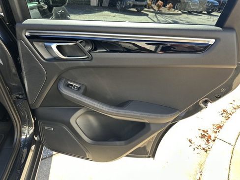 Used 2021 Porsche Macan S image 19