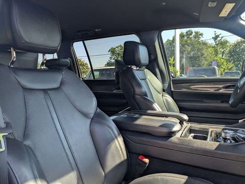 Used 2022 Jeep Wagoneer Series III w/ Rear Seat Video Group 1 AWD/4WD image 37