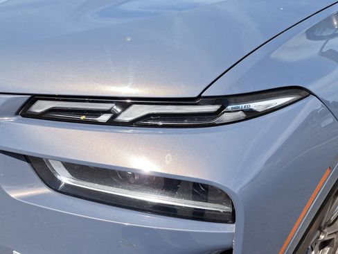 Used 2024 BMW X7 xDrive40i image 8