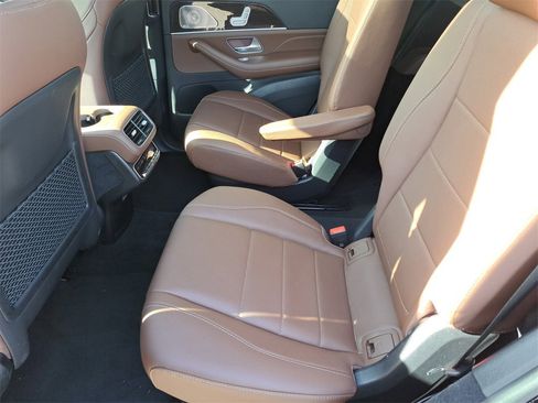 Used 2024 Mercedes-Benz GLS 450 4MATIC image 28