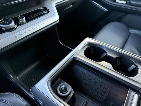 Certified 2025 Ford Expedition Max Platinum image 26