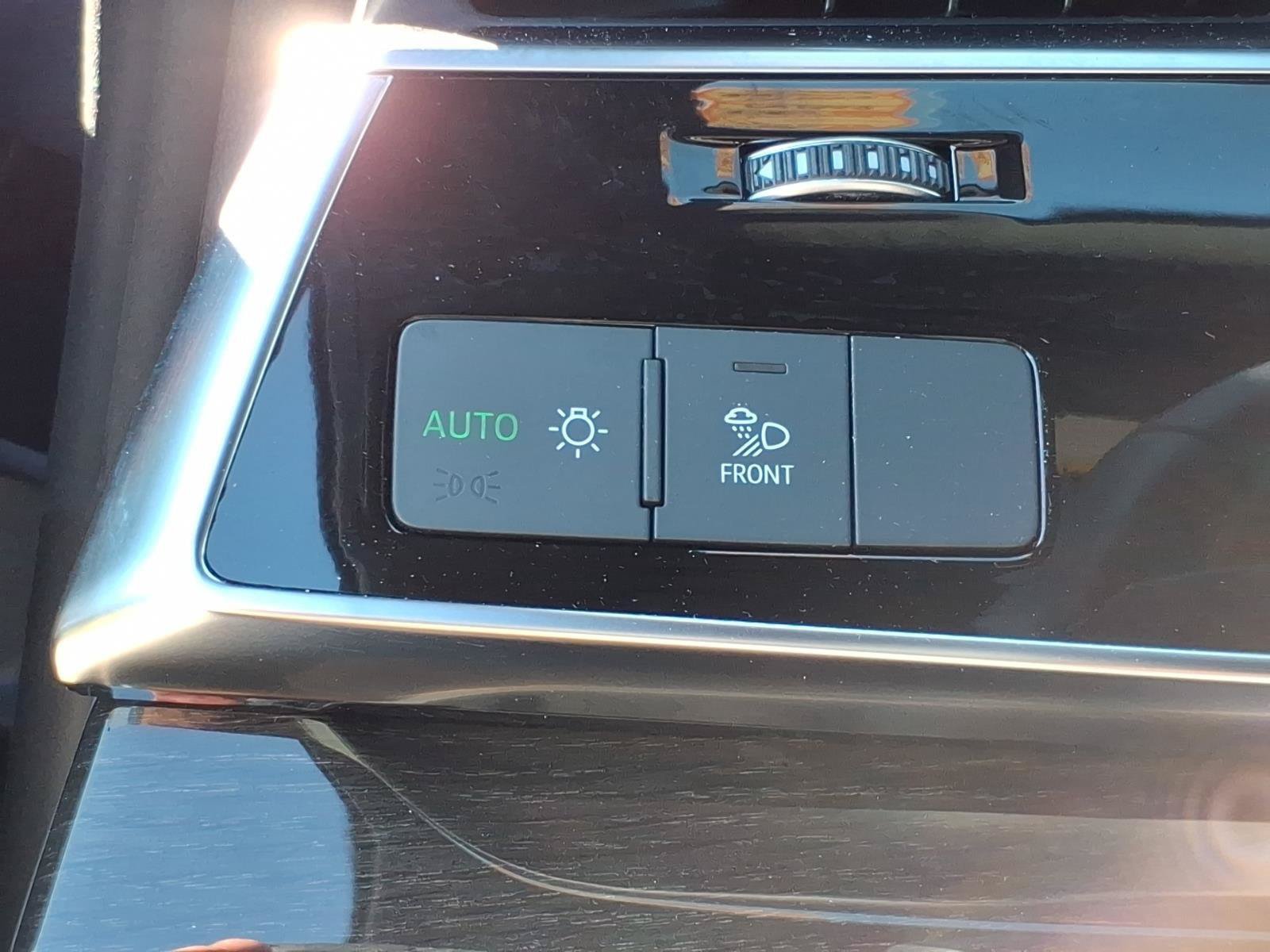 Certified 2025 Audi Q8 Premium Plus w/ Premium Plus Package AWD/4WD image 17