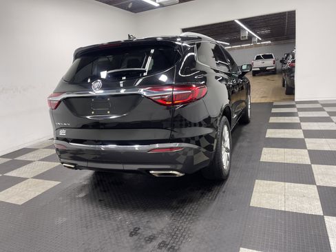 Used 2020 Buick Enclave Essence image 5