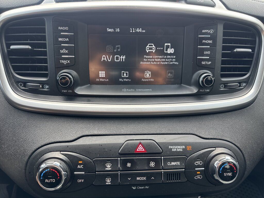 Used 2018 Kia Sorento FWD image 27