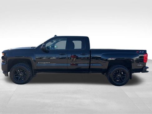 Used 2019 Chevrolet Silverado 1500 LT w/ All Star Edition image 2