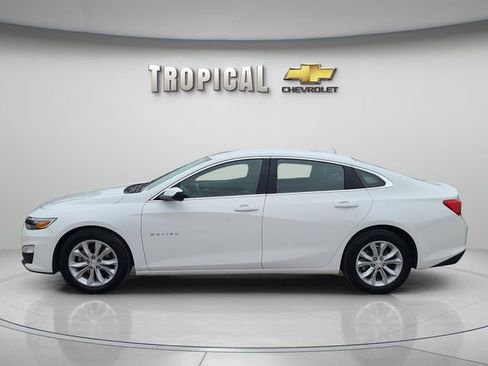 Used 2025 Chevrolet Malibu LT image 2