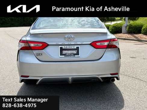 Used 2019 Toyota Camry SE FWD image 5