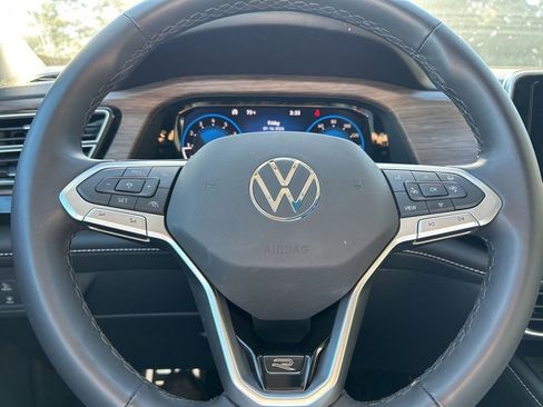 Certified 2025 Volkswagen Atlas SEL Premium R-Line image 25
