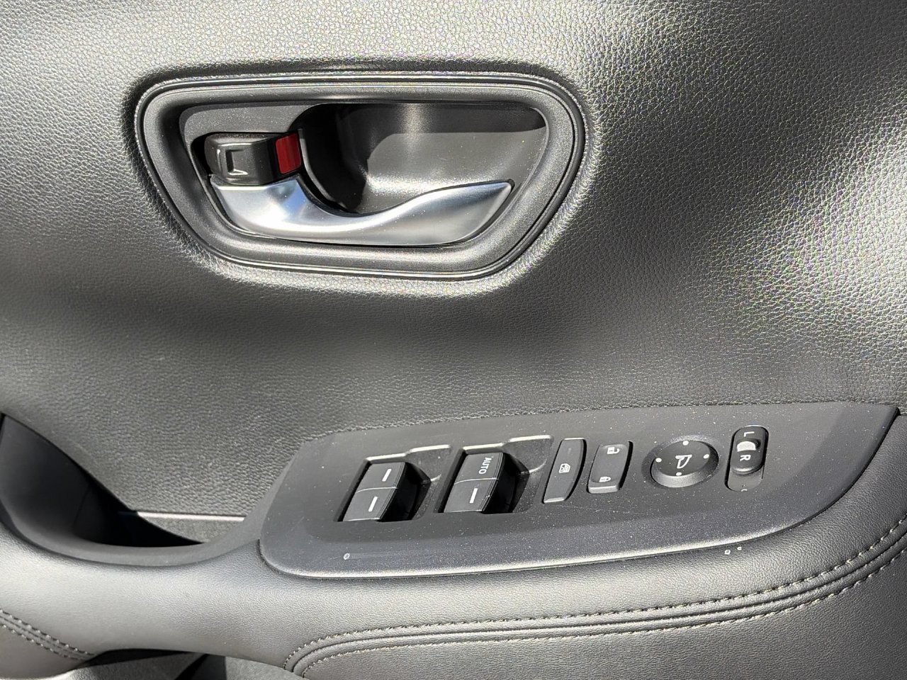 Used 2026 Honda HR-V LX image 19
