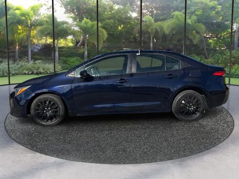 Used 2021 Toyota Corolla LE FWD image 8