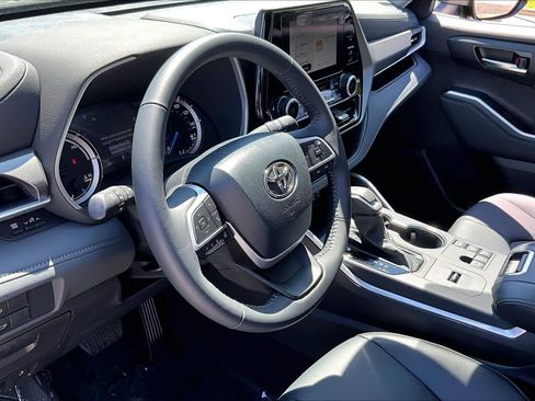 Used 2026 Toyota Highlander XLE AWD/4WD image 18