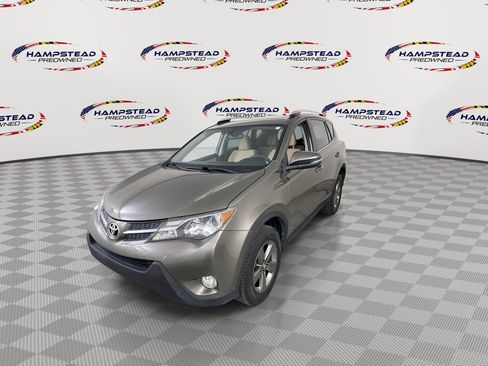 Used 2015 Toyota RAV4 XLE AWD/4WD image 4