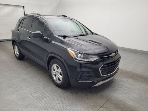 Used 2020 Chevrolet Trax LT w/ LT Convenience Package image 13