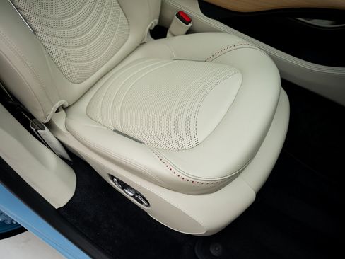 Used 2023 Aston Martin DBX image 61