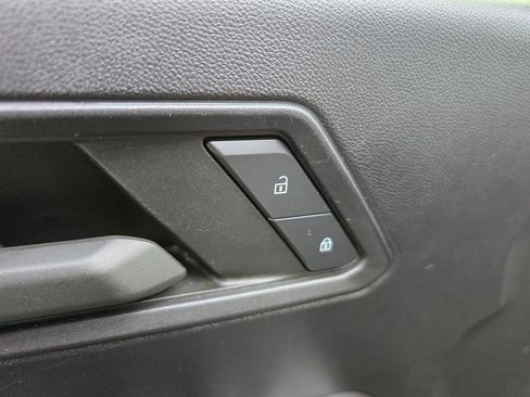 Used 2023 Chevrolet Colorado Trail Boss w/ Technology Package image 27