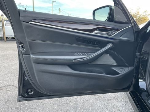 Used 2018 BMW M550i xDrive image 43