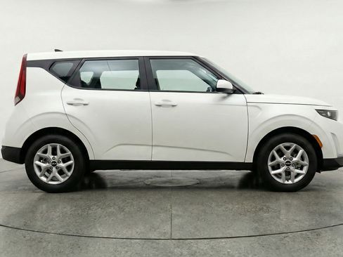 Used 2025 Kia Soul LX w/ LX Technology Package image 11