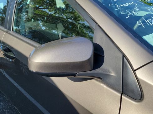 Used 2017 Toyota Corolla LE image 9