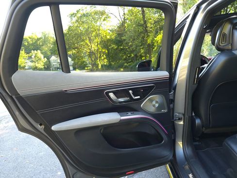 Used 2023 Mercedes-Benz EQS 580 4MATIC SUV image 34