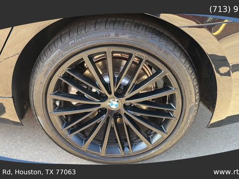 Used 2022 BMW 530i w/ Premium Package RWD image 17