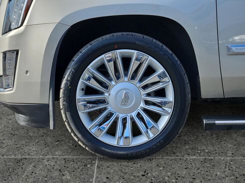 Used 2017 Cadillac Escalade ESV Platinum image 14