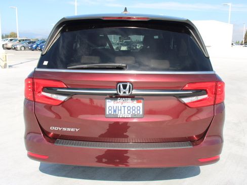 Used 2021 Honda Odyssey EX image 4