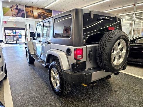 Used 2017 Jeep Wrangler Unlimited Sahara image 7